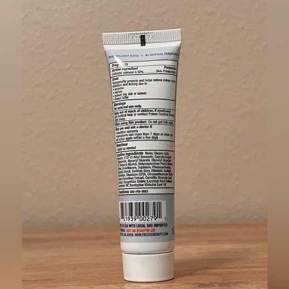 🍒 4/$30 🍒 NEW FIRST AID BEAUTY ULTRA REPAIR CRÈME - Picture 2 of 2